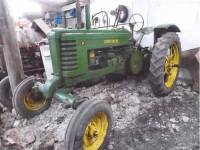 1942 JOHN DEERE Model BW 2cylinder petrol TRACTOR Reg. No. JE 6597 Serial No. BW122698 Appearing as an older restoration with V5 available.