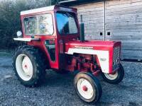 1970 INTERNATIONAL 434 diesel TRACTOR Reg. No. FSW 53H Serial No. 827630 Fitted with a cab and appearing to have received an earlier restoration. HPI checks show an active registration number but a V5 is yet to be presented