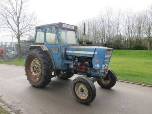 FORD 5000 diesel TRACTOR Fitted with Dual Power, cab, PAS and PUH. Appearing in good ex-farm condition with replacement engine block.