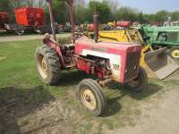INTERNATIONAL 276 4cylinder diesel TRACTOR Reg. No. TEG 291G Serial No. 3680 Fitted with a rollbar, rear linkage, swinging drawbar and PUH, supplied by Rustons (Thrapston) Ltd and appearing to be in good ex-farm condition with straight tinwork