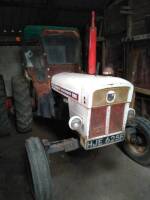 DAVID BROWN 880 Selectamatic diesel TRACTOR Reg. No. HJE 625F Serial No. 880A5442265 Fitted with a Lambourn cab and stated to be in average condition. Checks show an active registration number but no documentation has been presented