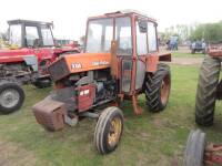 UNIVERSAL 530 diesel TRACTOR. Fitted with PAS