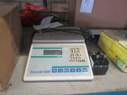 Set 13amp electronic scales up to 5kgs