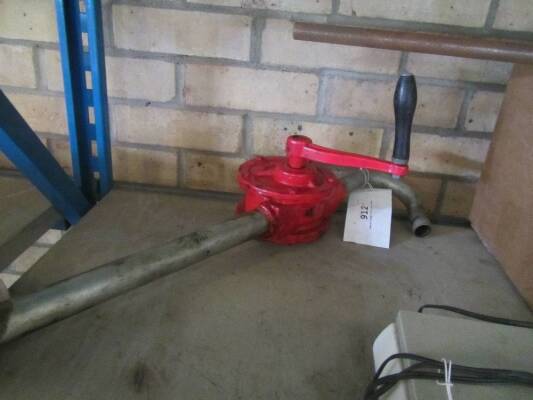 Hand pump for oil tank