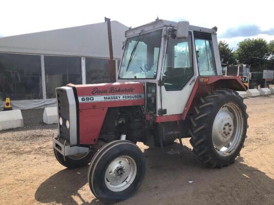 Massey Ferguson 690 Tractor