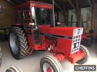 INTERNATIONAL 685 4cylinder diesel TRACTOR Serial No. B510002B012349-X A well presented example showing just 2,868 hours