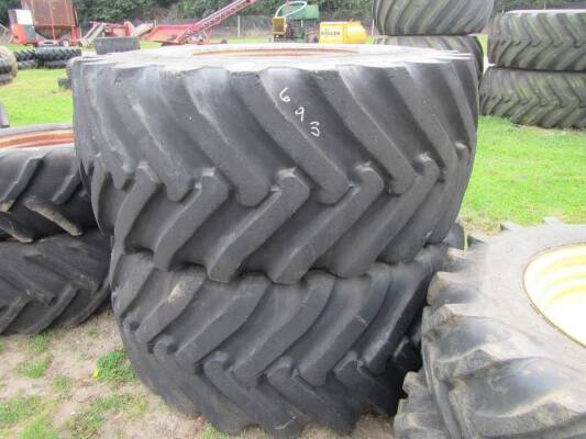 Pr. of John Deere Flotation Wheels