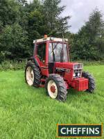 1985 INTERNATIONAL 885XL diesel TRACTOR Reg. No. C191 EGS Serial No. 003316 Fitted with Torque Amplifier, ZF 4wd front axle, front weights and PUH on 13.6R38 rear 12.4R24 front wheels and tyres. V5 available and an ex-fen farm tractor