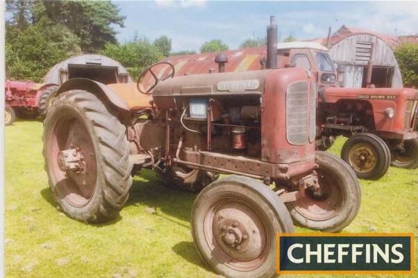 1948 NUFFIELD M4 4cylinder petrol/tvo TRACTOR Serial No. N17589 Presented in its working clothes and has been rallied in recent months.