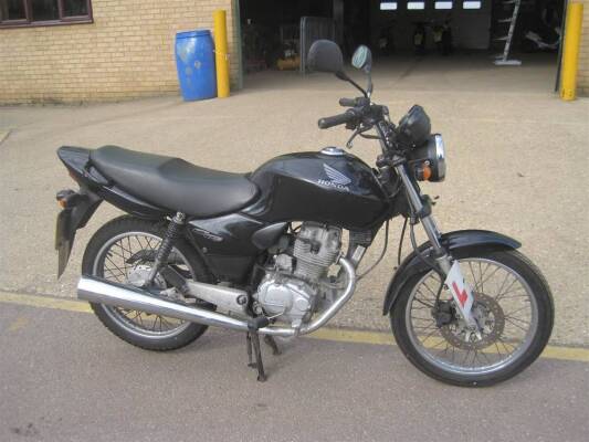 2008 124cc Honda CG125 Reg. No. LL08 UUY VIN. 9C2JC30A07R500946 Finished in black, last MOT expired 11/16, supplied with V5C and documents file