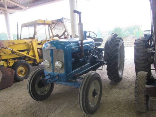 1964 FORDSON Super Major 4cylinder diesel TRACTOR Reg. No. CWC 93B Serial No. 08D957799 