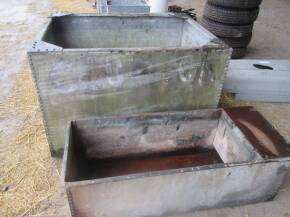 Galvanized riveted watertank/trough (2)