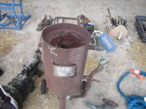 Small sand blaster pot