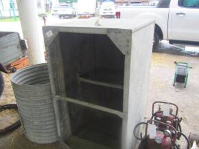 Galvanised riveted tank 29x51x35ins