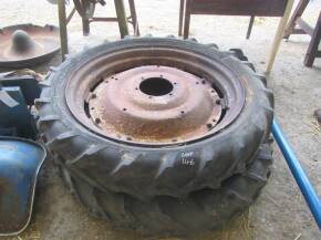 Pr. row crop wheels for David Brown 990