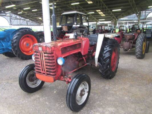 INTERNATIONAL B275 4cylinder diesel TRACTOR