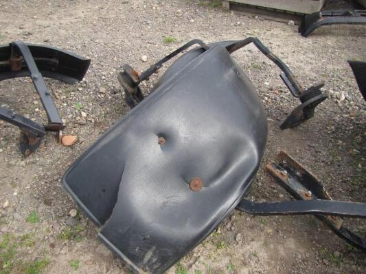 Pr. of Front Tractor Mudguards UNRESERVED LOT