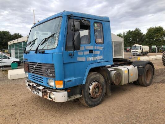 Volvo FL10 Tractor Unit c/w registration documents. Been used for farm use, no MOT Reg. No. H812 OPW