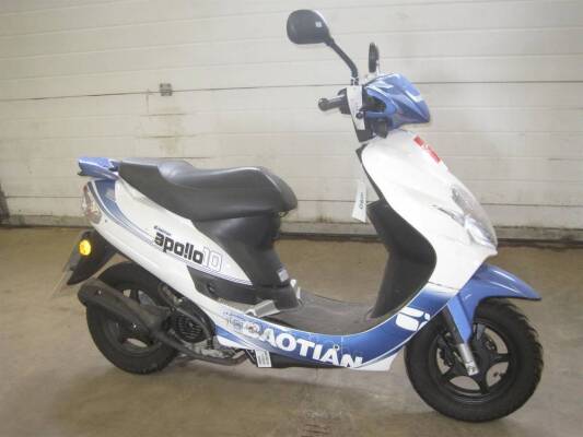 2015 50cc Baotian Apollo 10 Scooter Reg. No. GD15 KLU VIN. L82TCAP9XD1000071 Finished in blue, supplied with V5C and documents file