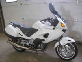 2002 647cc Honda NT650V Deauville Reg. No. CA51 DWD VIN. VTMRC4780YE000710 Finished in white, last MOT expired 3/16, supplied with V5C and documents file