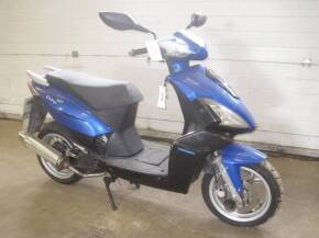2011 124cc Sinnis Matrix 2 Scooter Reg. No. LK61 BBF VIN. LV7EH7400AA660033 Finished in blue, last MOT expired 8/16, supplied with V5C and documents file