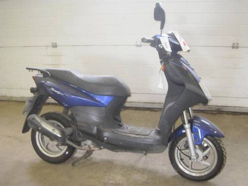 2008 49cc Symply 50 t/w 2003 49cc Sym Scooter for spares or repairReg. Nos. OU08 FTD and AY03 MXB