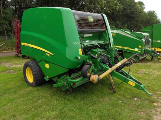 John Deere 960 Baler c/w net wrap, wide pick up