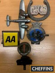 Calormeter, aeroplane mascot and 3 car badges