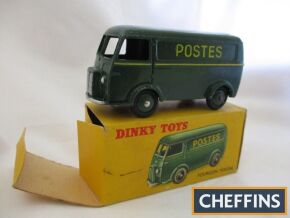 French Dinky 25BV Fourgon Postal, green, ridged hubs, fine condition, box good