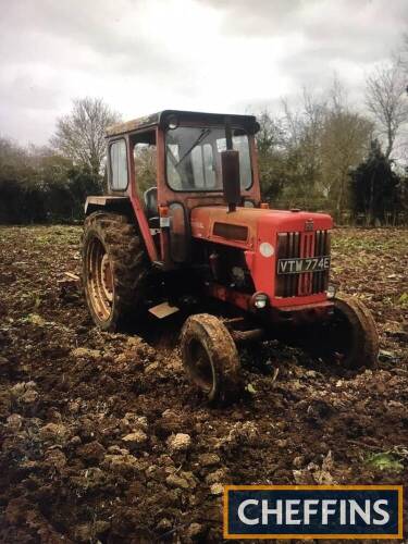 INTERNATIONAL B-614 4cylinder diesel TRACTOR Reg. No. VTW 774E Serial No. 3361