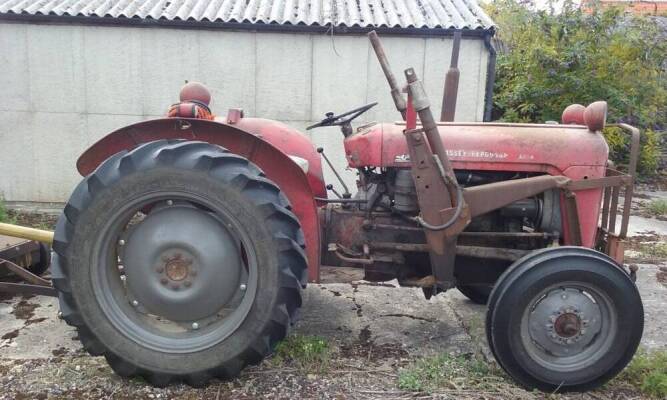 1964 MASSEY FERGUSON 35X 3cylinder diesel TRACTOR Reg. No. BBJ 672B Serial No. SNMY380183