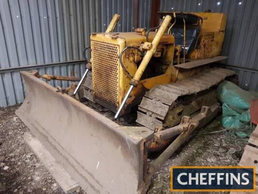 WITHDRAWN INTERNATIONAL BTD8 4cylinder diesel CRAWLER TRACTORFitted with dozer blade and stated to be in good working order