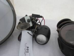 Pairof bullseye lensed vehicle lights t/w a rear light (3)
