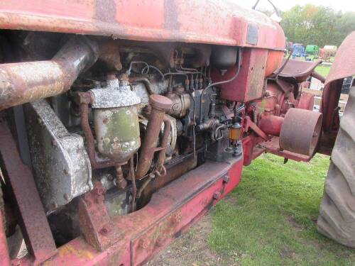 NUFFIELD P6 TRACTOR Stated to be running but for restoration