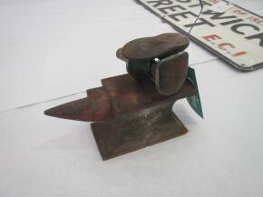 Cobblers anvil and attachments