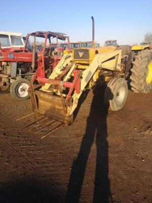 Massey Ferguson 50 Tractor c/w Massey Ferguson 80 loader Ser. No. 829376