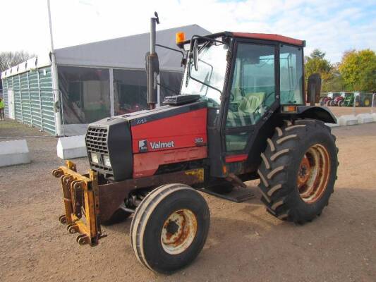 Valtra 365 Tractor Ex RAF Hours: 900