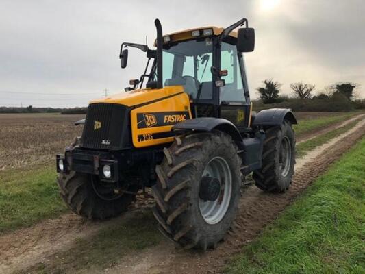 2000 JCB 2135 Fastrac c/w 480/70 R28, registration documents Reg. No. W749 XTM